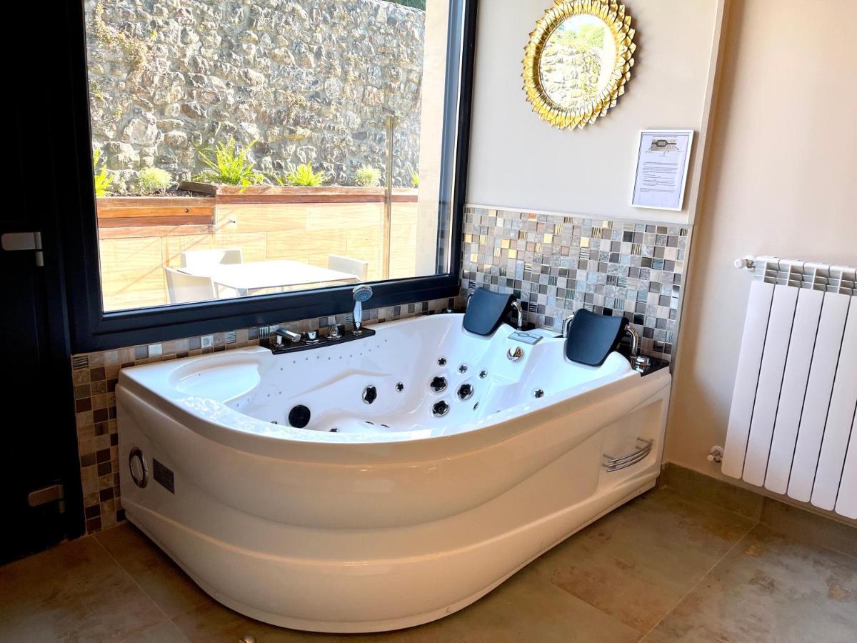 Akla Hotel Suites Valles Pasiegos Saro エクステリア 写真