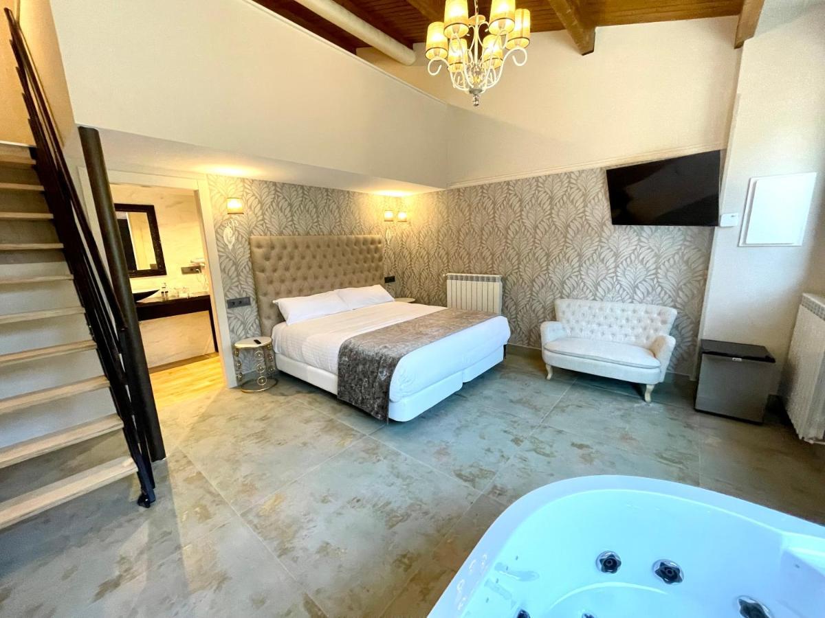 Akla Hotel Suites Valles Pasiegos Saro エクステリア 写真