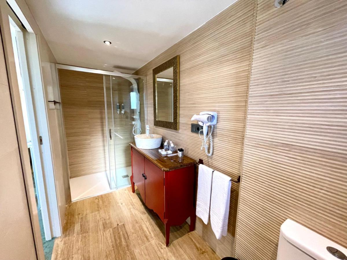 Akla Hotel Suites Valles Pasiegos Saro エクステリア 写真