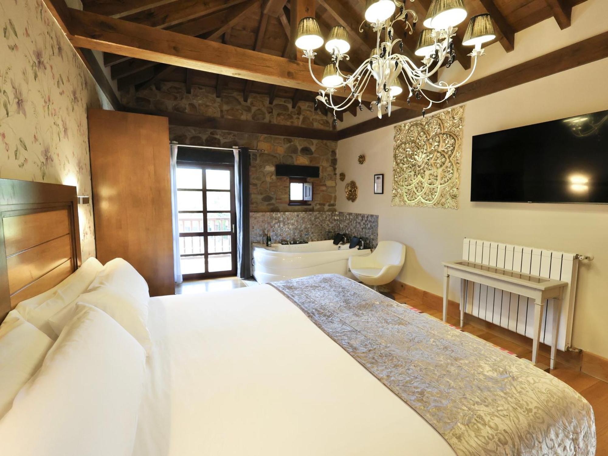 Akla Hotel Suites Valles Pasiegos Saro エクステリア 写真