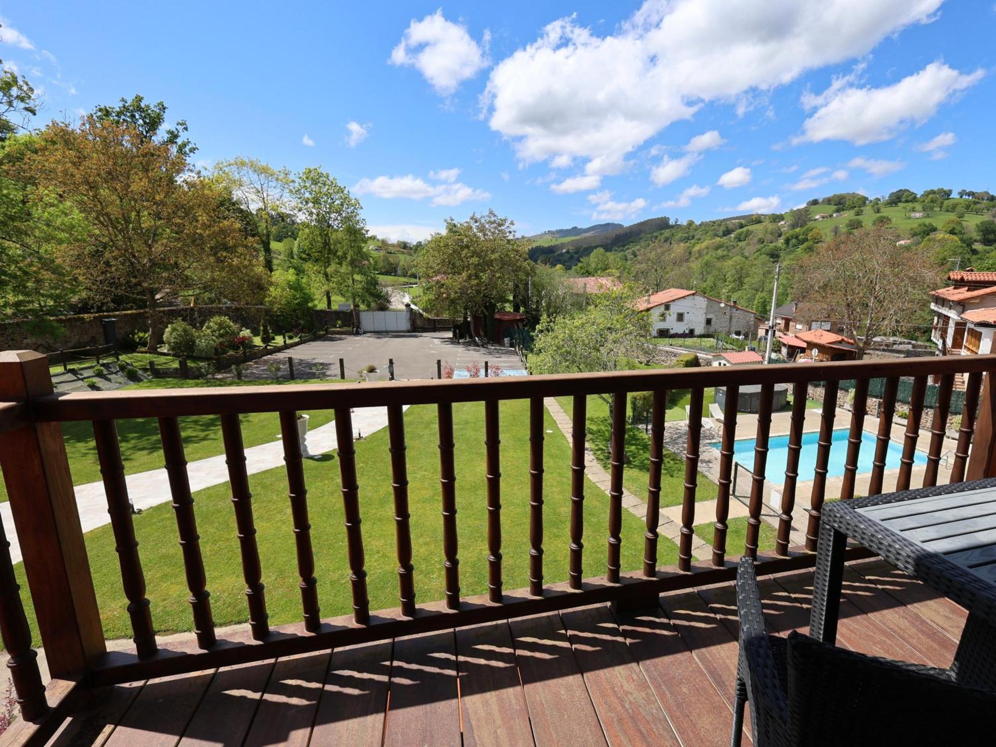 Akla Hotel Suites Valles Pasiegos Saro エクステリア 写真