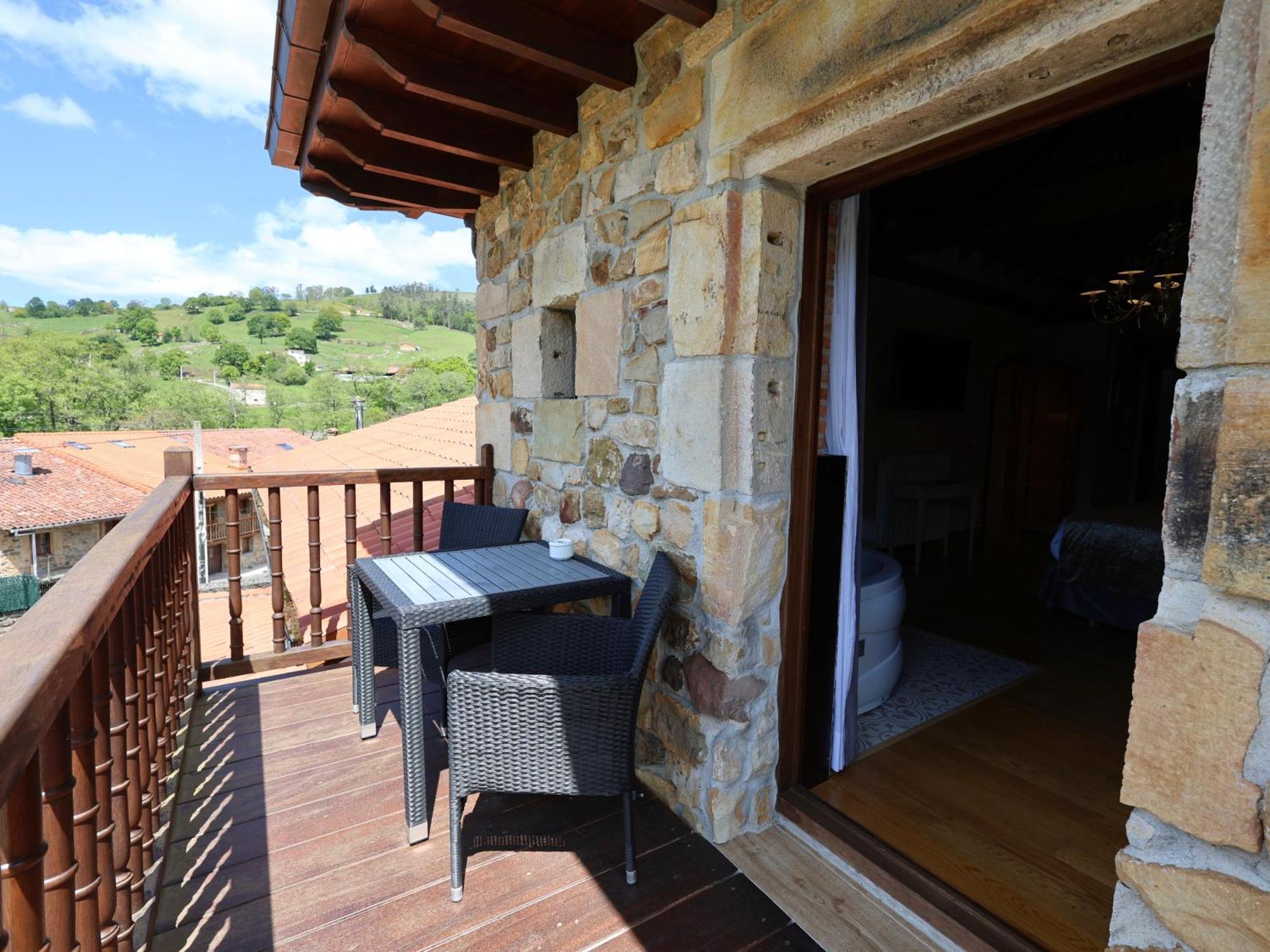 Akla Hotel Suites Valles Pasiegos Saro エクステリア 写真