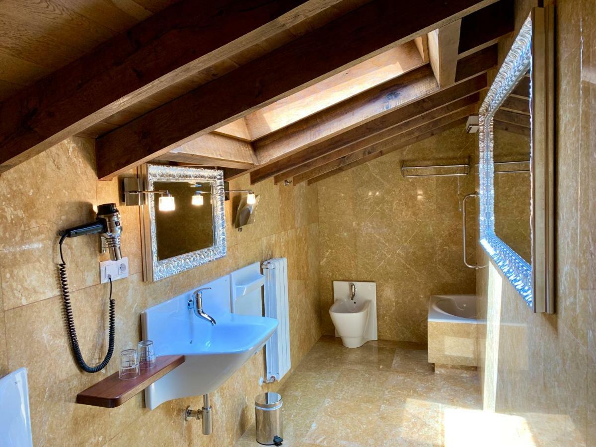 Akla Hotel Suites Valles Pasiegos Saro エクステリア 写真