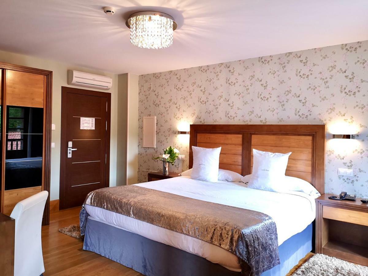 Akla Hotel Suites Valles Pasiegos Saro エクステリア 写真