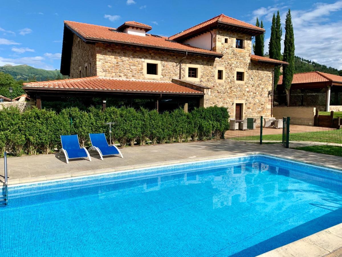 Akla Hotel Suites Valles Pasiegos Saro エクステリア 写真